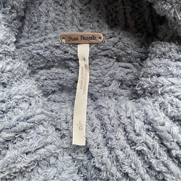 Free People SEASHELL POINTELLE TurtleNeck Cropped Sweater - L Large Pullover - Picture 3 of 9